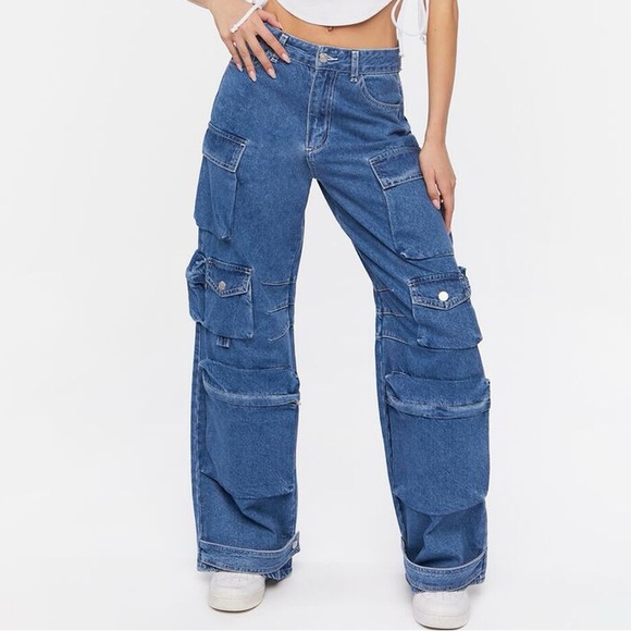 NWOT Multi Pocket Y2K Wide Leg Utility Cargo Jeans by Forever21, Size S - Picture 2 of 8